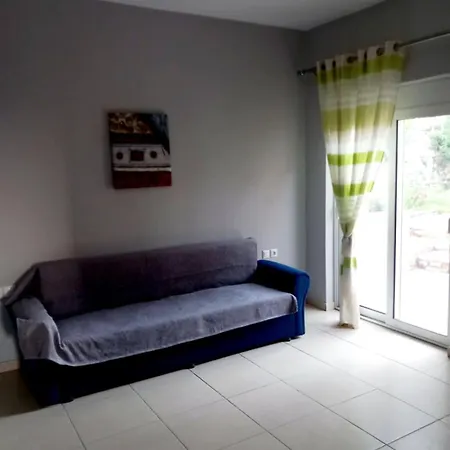 Вилла Seaside Retreat With Garden View