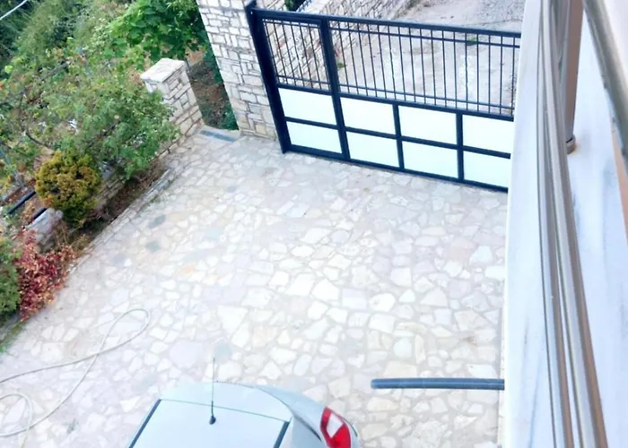 Seaside Retreat With Garden View Вилла *